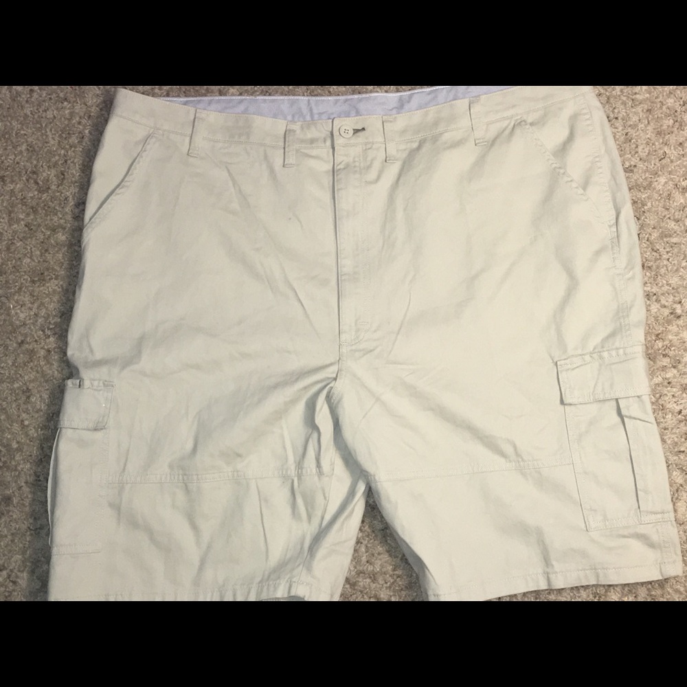 Wrangler Mens Cargo Shorts Sz 48 NWOT Tech Pocket